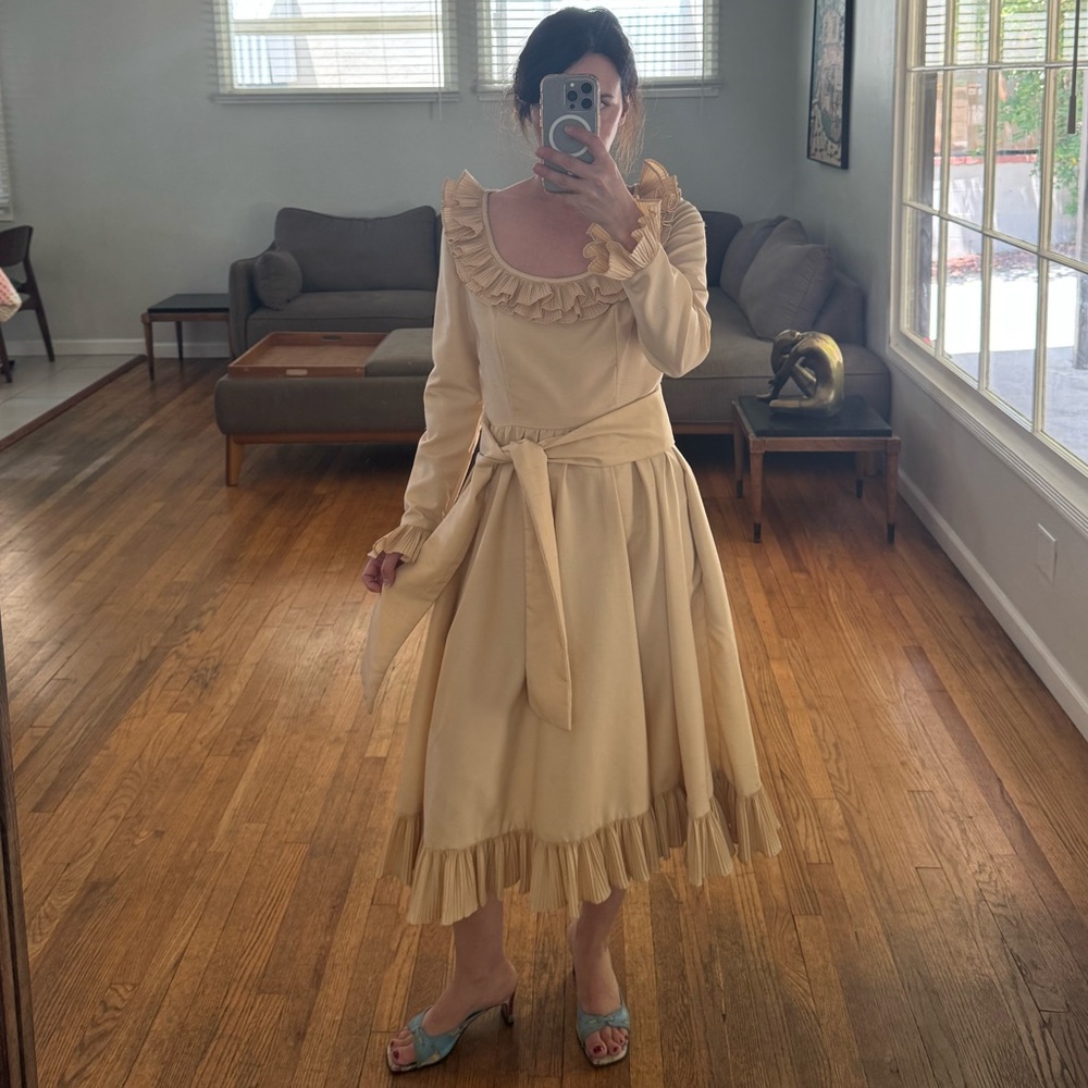 Vintage Victor Costa Cream Ruffle Dress - Picture 2 of 10
